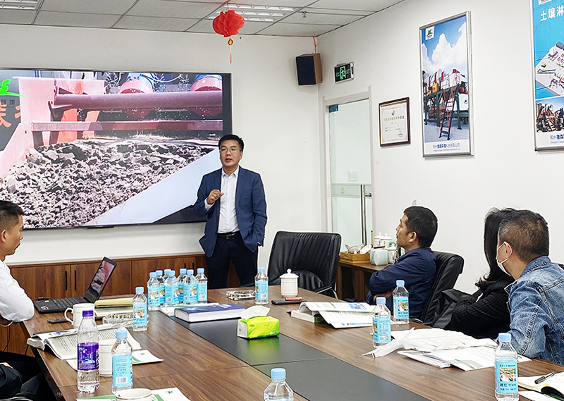 华中科技大学、中南大学一行莅临CA88官网生产基地会谈