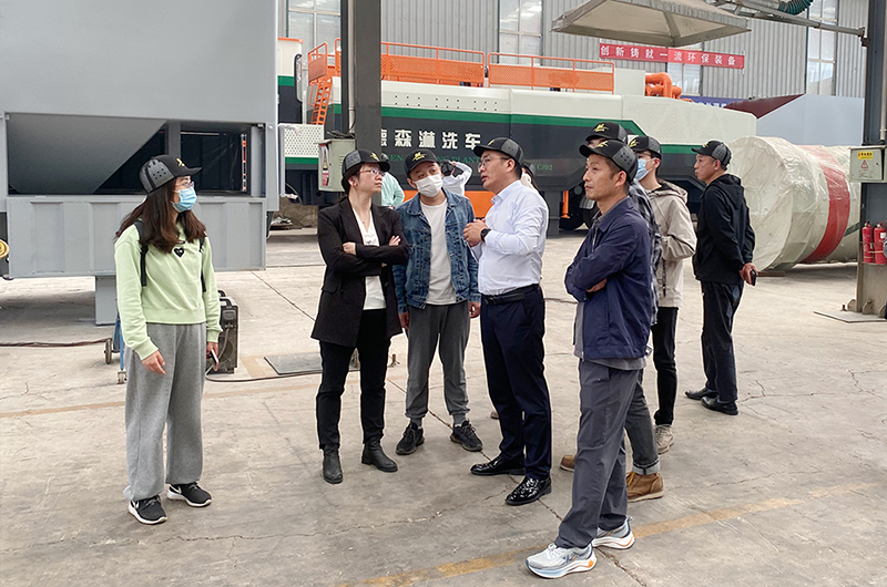 华中科技大学、中南大学一行莅临CA88官网生产基地考察调研